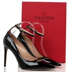 Valentino garavani black patent ankle strap pumps 37 7